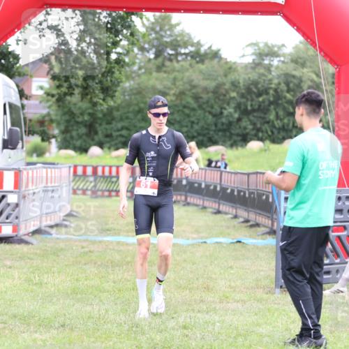 21.06.2026 - 29. Vierlanden-Triathlon Andreas Tolksdorf http://msf.ph/oto/9889265 21.06.2026 12:27:44 Ziel 61, 61 meine-sportfotos.de