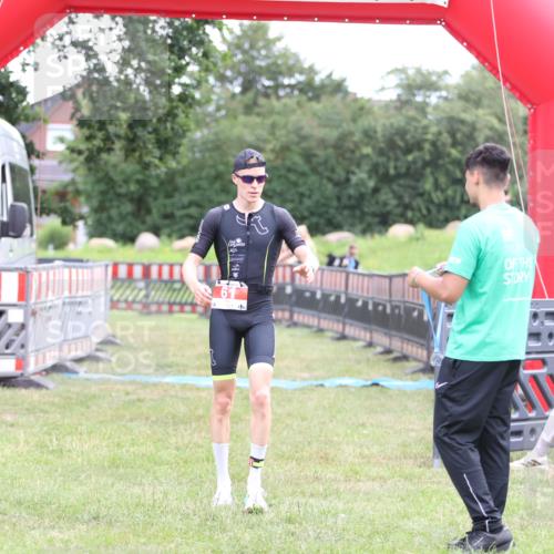 21.06.2026 - 29. Vierlanden-Triathlon Andreas Tolksdorf http://msf.ph/oto/9889266 21.06.2026 12:27:44 Ziel 61, 61 meine-sportfotos.de