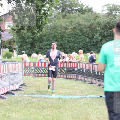 21.06.2026 - 29. Vierlanden-Triathlon Andreas Tolksdorf http://msf.ph/oto/9889267 21.06.2026 12:28:48 Ziel 129, 129 meine-sportfotos.de