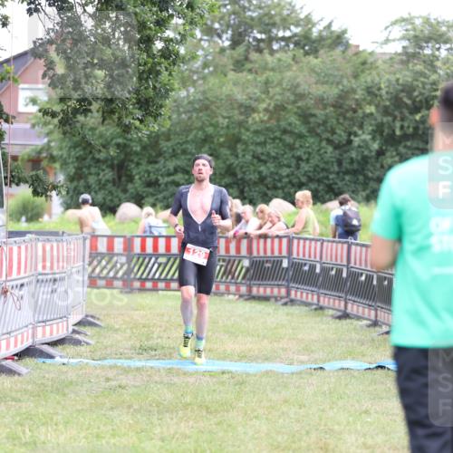 21.06.2026 - 29. Vierlanden-Triathlon Andreas Tolksdorf http://msf.ph/oto/9889268 21.06.2026 12:28:48 Ziel 129, 129 meine-sportfotos.de