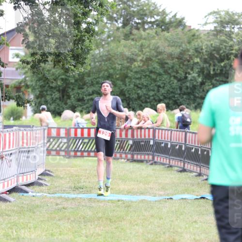 21.06.2026 - 29. Vierlanden-Triathlon Andreas Tolksdorf http://msf.ph/oto/9889270 21.06.2026 12:28:48 Ziel 129, 129 meine-sportfotos.de