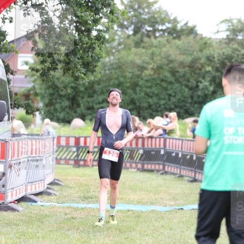 21.06.2026 - 29. Vierlanden-Triathlon Andreas Tolksdorf http://msf.ph/oto/9889286 21.06.2026 12:28:50 Ziel 129, 129 meine-sportfotos.de