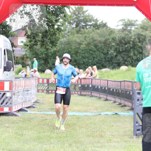 21.06.2026 - 29. Vierlanden-Triathlon Andreas Tolksdorf http://msf.ph/oto/9889296 21.06.2026 12:29:05 Ziel 31, 32, 36, 31, 32, 36 meine-sportfotos.de