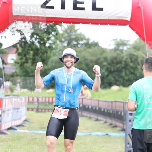 21.06.2026 - 29. Vierlanden-Triathlon Andreas Tolksdorf http://msf.ph/oto/9889299 21.06.2026 12:29:10 Ziel 31, 32, 31, 32 meine-sportfotos.de