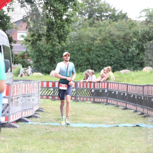 21.06.2026 - 29. Vierlanden-Triathlon Andreas Tolksdorf http://msf.ph/oto/9889338 21.06.2026 12:30:37 Ziel 49, 49 meine-sportfotos.de