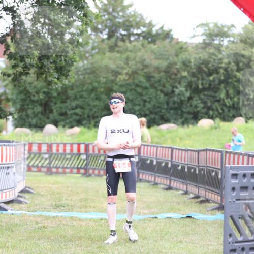 21.06.2026 - 29. Vierlanden-Triathlon Andreas Tolksdorf http://msf.ph/oto/9889359 21.06.2026 12:30:59 Ziel 164, 164 meine-sportfotos.de