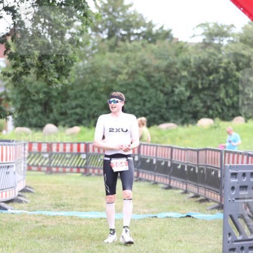 21.06.2026 - 29. Vierlanden-Triathlon Andreas Tolksdorf http://msf.ph/oto/9889361 21.06.2026 12:30:59 Ziel 164, 164 meine-sportfotos.de