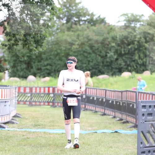 21.06.2026 - 29. Vierlanden-Triathlon Andreas Tolksdorf http://msf.ph/oto/9889362 21.06.2026 12:30:59 Ziel 164, 164 meine-sportfotos.de