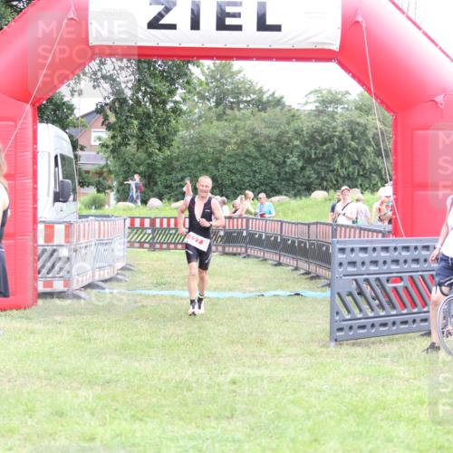 21.06.2026 - 29. Vierlanden-Triathlon Andreas Tolksdorf http://msf.ph/oto/9889367 21.06.2026 12:33:16 Ziel 127, 169, 127, 169 meine-sportfotos.de