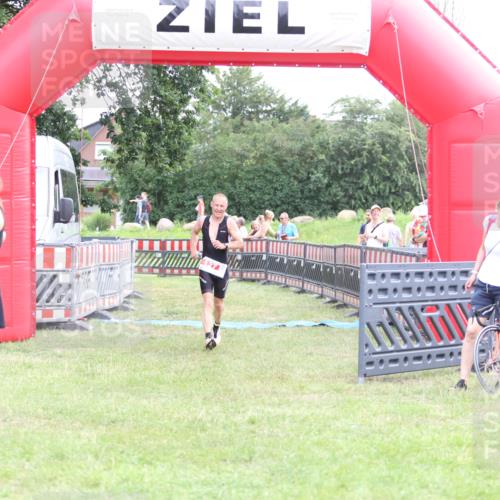 21.06.2026 - 29. Vierlanden-Triathlon Andreas Tolksdorf http://msf.ph/oto/9889368 21.06.2026 12:33:16 Ziel 127, 169, 127, 169 meine-sportfotos.de