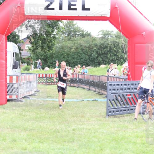 21.06.2026 - 29. Vierlanden-Triathlon Andreas Tolksdorf http://msf.ph/oto/9889370 21.06.2026 12:33:16 Ziel 127, 169, 127, 169 meine-sportfotos.de