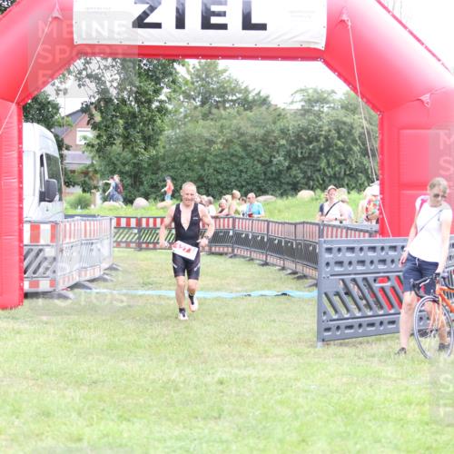 21.06.2026 - 29. Vierlanden-Triathlon Andreas Tolksdorf http://msf.ph/oto/9889372 21.06.2026 12:33:16 Ziel 127, 169, 127, 169 meine-sportfotos.de