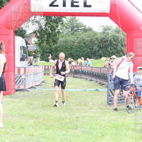 21.06.2026 - 29. Vierlanden-Triathlon Andreas Tolksdorf http://msf.ph/oto/9889374 21.06.2026 12:33:17 Ziel 127, 169, 127, 169 meine-sportfotos.de