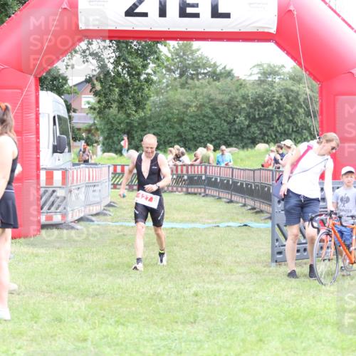 21.06.2026 - 29. Vierlanden-Triathlon Andreas Tolksdorf http://msf.ph/oto/9889377 21.06.2026 12:33:17 Ziel 127, 169, 127, 169 meine-sportfotos.de