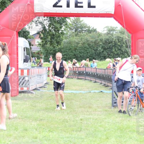 21.06.2026 - 29. Vierlanden-Triathlon Andreas Tolksdorf http://msf.ph/oto/9889382 21.06.2026 12:33:18 Ziel 127, 169, 127, 169 meine-sportfotos.de