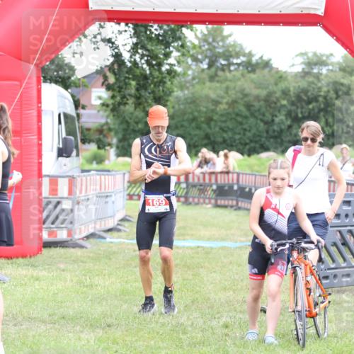 21.06.2026 - 29. Vierlanden-Triathlon Andreas Tolksdorf http://msf.ph/oto/9889383 21.06.2026 12:33:25 Ziel 169, 169 meine-sportfotos.de