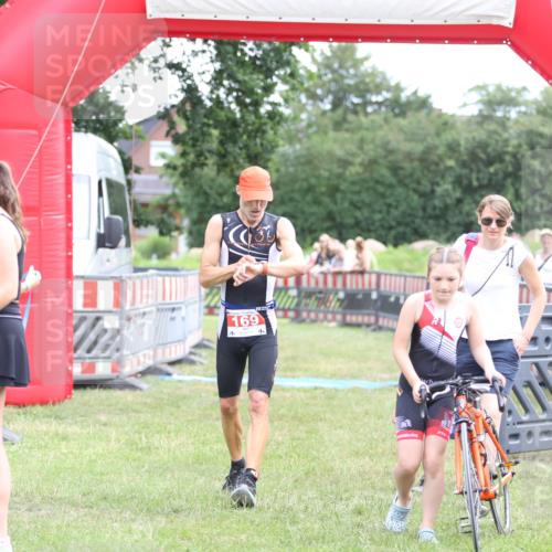 21.06.2026 - 29. Vierlanden-Triathlon Andreas Tolksdorf http://msf.ph/oto/9889386 21.06.2026 12:33:25 Ziel 169, 169 meine-sportfotos.de
