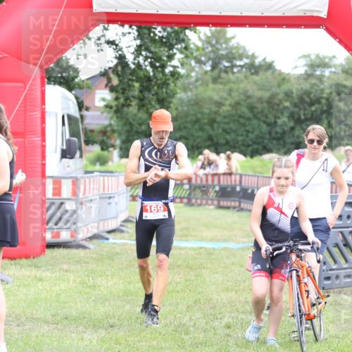 21.06.2026 - 29. Vierlanden-Triathlon Andreas Tolksdorf http://msf.ph/oto/9889387 21.06.2026 12:33:25 Ziel 169, 169 meine-sportfotos.de