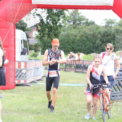 21.06.2026 - 29. Vierlanden-Triathlon Andreas Tolksdorf http://msf.ph/oto/9889388 21.06.2026 12:33:25 Ziel 169, 169 meine-sportfotos.de