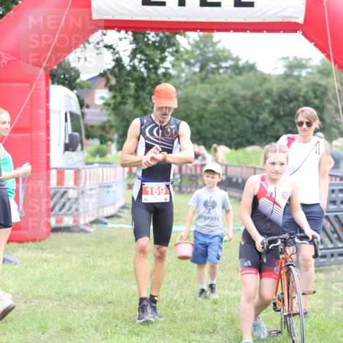 21.06.2026 - 29. Vierlanden-Triathlon Andreas Tolksdorf http://msf.ph/oto/9889394 21.06.2026 12:33:26 Ziel 169, 169 meine-sportfotos.de