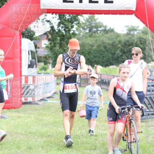 21.06.2026 - 29. Vierlanden-Triathlon Andreas Tolksdorf http://msf.ph/oto/9889395 21.06.2026 12:33:27 Ziel 169, 169 meine-sportfotos.de
