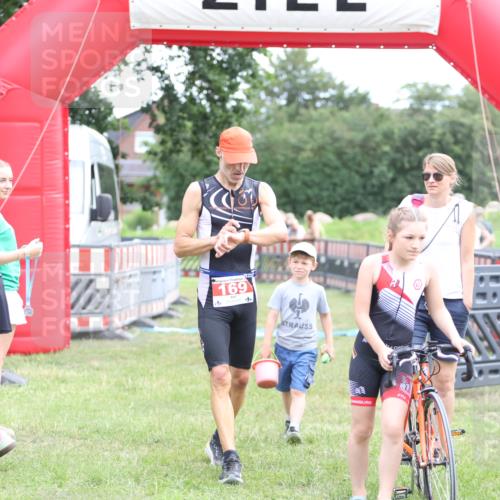 21.06.2026 - 29. Vierlanden-Triathlon Andreas Tolksdorf http://msf.ph/oto/9889396 21.06.2026 12:33:27 Ziel 169, 169 meine-sportfotos.de