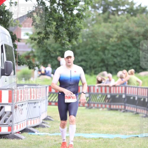 21.06.2026 - 29. Vierlanden-Triathlon Andreas Tolksdorf http://msf.ph/oto/9889398 21.06.2026 12:34:08 Ziel 3, 3 meine-sportfotos.de