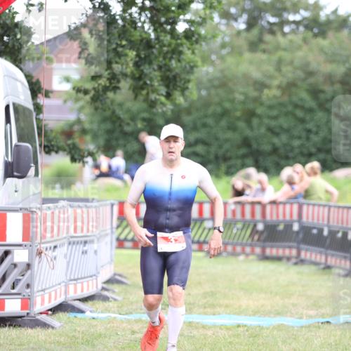 21.06.2026 - 29. Vierlanden-Triathlon Andreas Tolksdorf http://msf.ph/oto/9889402 21.06.2026 12:34:08 Ziel 3, 3 meine-sportfotos.de