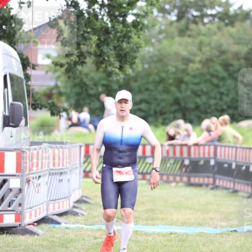 21.06.2026 - 29. Vierlanden-Triathlon Andreas Tolksdorf http://msf.ph/oto/9889403 21.06.2026 12:34:08 Ziel 3, 3 meine-sportfotos.de