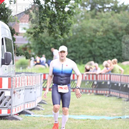 21.06.2026 - 29. Vierlanden-Triathlon Andreas Tolksdorf http://msf.ph/oto/9889404 21.06.2026 12:34:08 Ziel 3, 3 meine-sportfotos.de