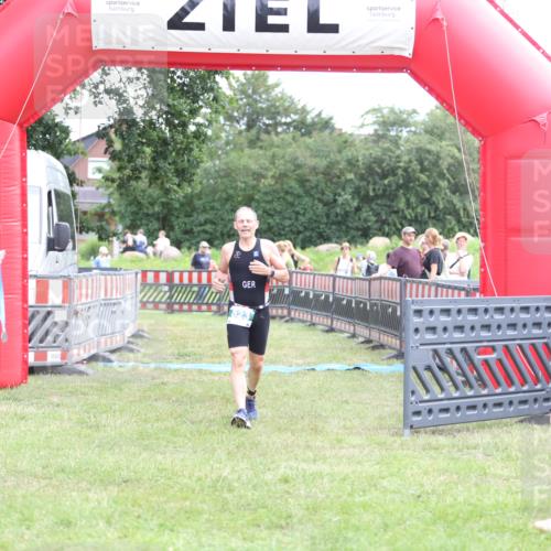 21.06.2026 - 29. Vierlanden-Triathlon Andreas Tolksdorf http://msf.ph/oto/9889420 21.06.2026 12:34:22 Ziel 823, 823 meine-sportfotos.de
