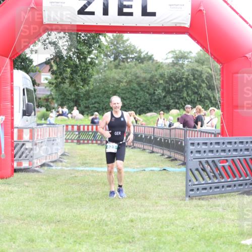 21.06.2026 - 29. Vierlanden-Triathlon Andreas Tolksdorf http://msf.ph/oto/9889424 21.06.2026 12:34:22 Ziel 823, 823 meine-sportfotos.de