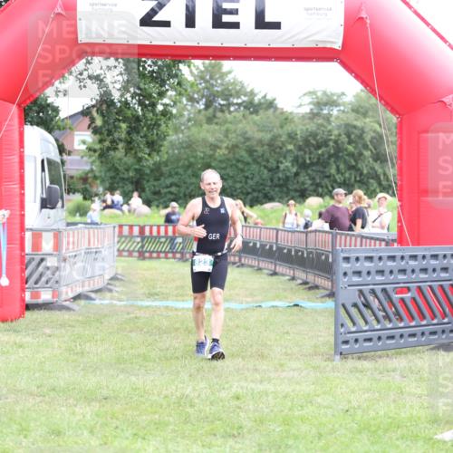 21.06.2026 - 29. Vierlanden-Triathlon Andreas Tolksdorf http://msf.ph/oto/9889425 21.06.2026 12:34:22 Ziel 823, 823 meine-sportfotos.de