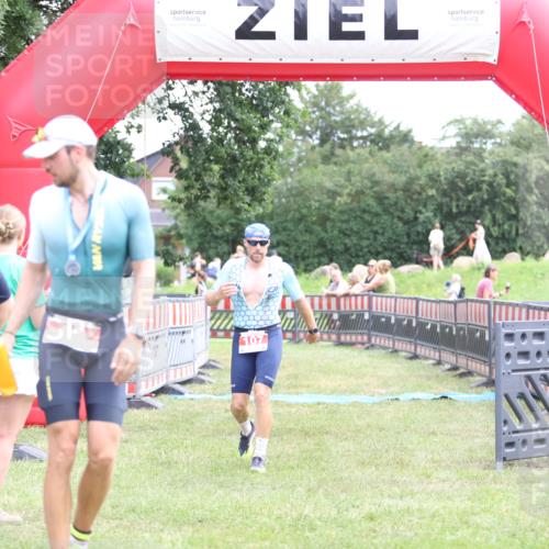 21.06.2026 - 29. Vierlanden-Triathlon Andreas Tolksdorf http://msf.ph/oto/9889433 21.06.2026 12:36:06 Ziel 107, 107 meine-sportfotos.de