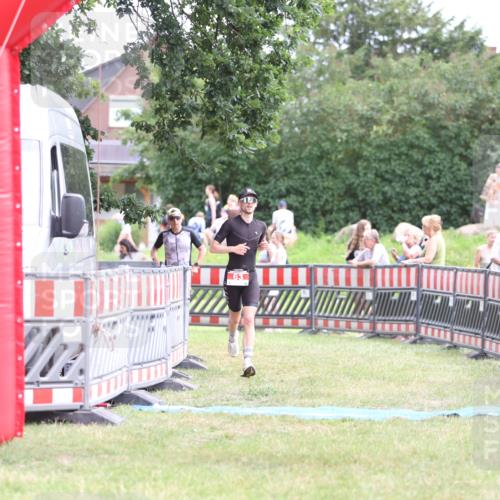 21.06.2026 - 29. Vierlanden-Triathlon Andreas Tolksdorf http://msf.ph/oto/9889459 21.06.2026 12:36:47 Ziel 63, 148, 63, 148 meine-sportfotos.de