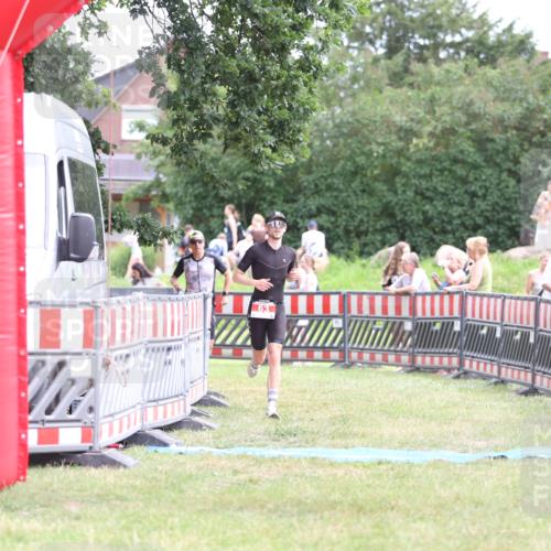 21.06.2026 - 29. Vierlanden-Triathlon Andreas Tolksdorf http://msf.ph/oto/9889460 21.06.2026 12:36:47 Ziel 63, 148, 63, 148 meine-sportfotos.de