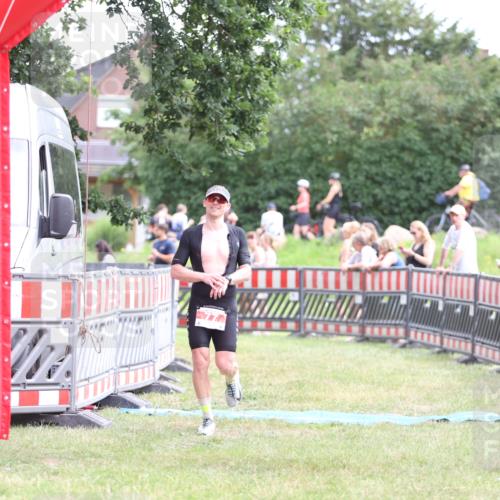 21.06.2026 - 29. Vierlanden-Triathlon Andreas Tolksdorf http://msf.ph/oto/9889482 21.06.2026 12:37:15 Ziel 77, 77 meine-sportfotos.de