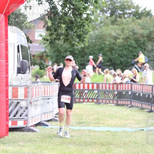21.06.2026 - 29. Vierlanden-Triathlon Andreas Tolksdorf http://msf.ph/oto/9889490 21.06.2026 12:37:16 Ziel 77, 77 meine-sportfotos.de