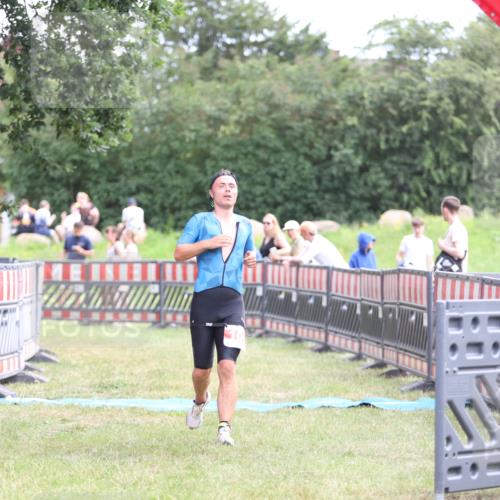 21.06.2026 - 29. Vierlanden-Triathlon Andreas Tolksdorf http://msf.ph/oto/9889498 21.06.2026 12:37:38 Ziel 108, 108 meine-sportfotos.de