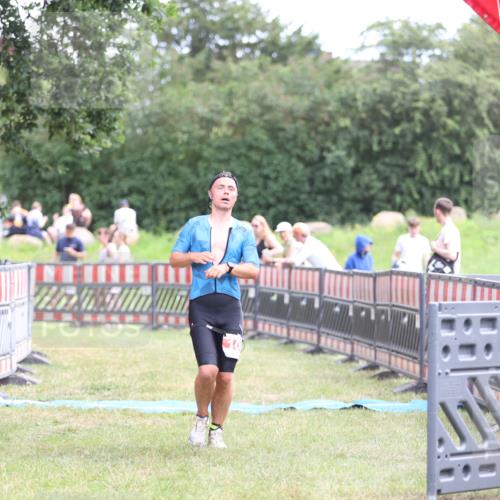 21.06.2026 - 29. Vierlanden-Triathlon Andreas Tolksdorf http://msf.ph/oto/9889501 21.06.2026 12:37:38 Ziel 108, 108 meine-sportfotos.de