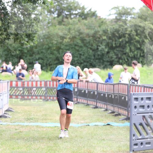 21.06.2026 - 29. Vierlanden-Triathlon Andreas Tolksdorf http://msf.ph/oto/9889502 21.06.2026 12:37:38 Ziel 108, 108 meine-sportfotos.de