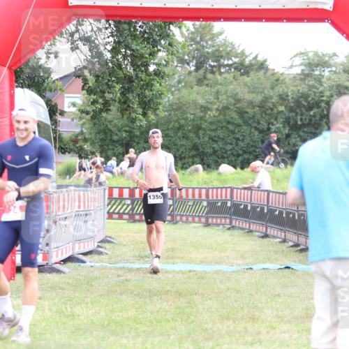21.06.2026 - 29. Vierlanden-Triathlon Andreas Tolksdorf http://msf.ph/oto/9889531 21.06.2026 12:38:51 Ziel 24, 1355, 24, 1355 meine-sportfotos.de