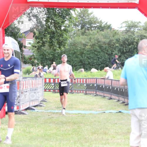 21.06.2026 - 29. Vierlanden-Triathlon Andreas Tolksdorf http://msf.ph/oto/9889533 21.06.2026 12:38:51 Ziel 24, 1355, 24, 1355 meine-sportfotos.de