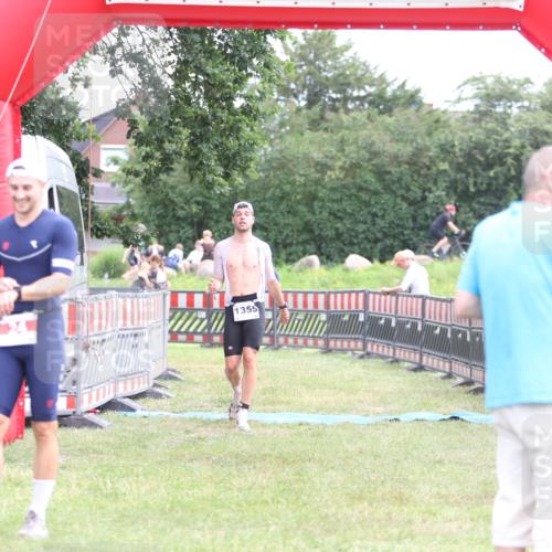 21.06.2026 - 29. Vierlanden-Triathlon Andreas Tolksdorf http://msf.ph/oto/9889535 21.06.2026 12:38:51 Ziel 24, 1355, 24, 1355 meine-sportfotos.de