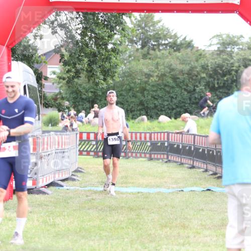 21.06.2026 - 29. Vierlanden-Triathlon Andreas Tolksdorf http://msf.ph/oto/9889536 21.06.2026 12:38:51 Ziel 24, 1355, 24, 1355 meine-sportfotos.de