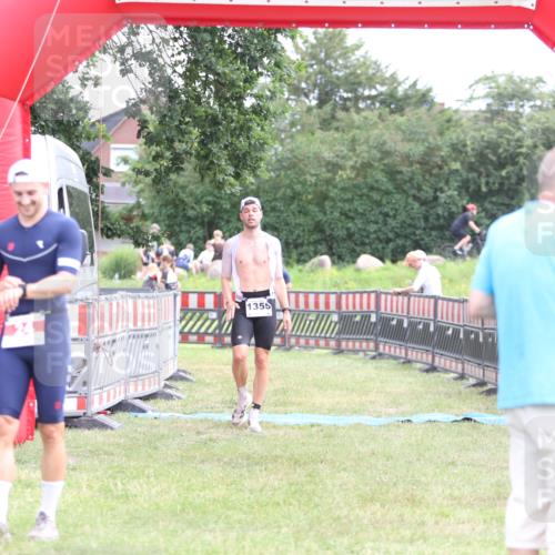 21.06.2026 - 29. Vierlanden-Triathlon Andreas Tolksdorf http://msf.ph/oto/9889537 21.06.2026 12:38:51 Ziel 24, 1355, 24, 1355 meine-sportfotos.de