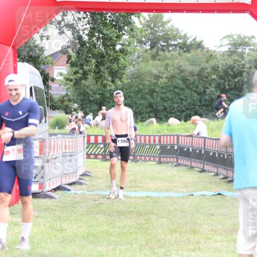 21.06.2026 - 29. Vierlanden-Triathlon Andreas Tolksdorf http://msf.ph/oto/9889538 21.06.2026 12:38:51 Ziel 24, 1355, 24, 1355 meine-sportfotos.de