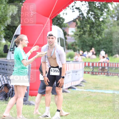 21.06.2026 - 29. Vierlanden-Triathlon Andreas Tolksdorf http://msf.ph/oto/9889542 21.06.2026 12:39:15 Ziel 202, 202 meine-sportfotos.de