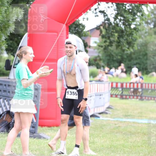21.06.2026 - 29. Vierlanden-Triathlon Andreas Tolksdorf http://msf.ph/oto/9889545 21.06.2026 12:39:15 Ziel 202, 202 meine-sportfotos.de