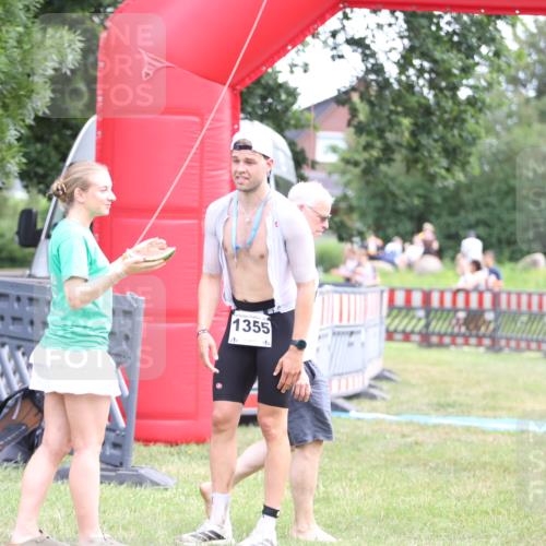 21.06.2026 - 29. Vierlanden-Triathlon Andreas Tolksdorf http://msf.ph/oto/9889546 21.06.2026 12:39:15 Ziel 202, 202 meine-sportfotos.de